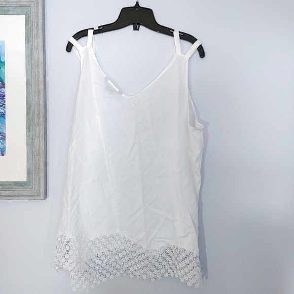 ๐๏ธ$5 ADD Additon Elle White Linen Lace Tank - Picture 6 of 8